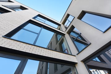Studentenkamers vs Commercieel vastgoed: Welke investering biedt meer potentieel?